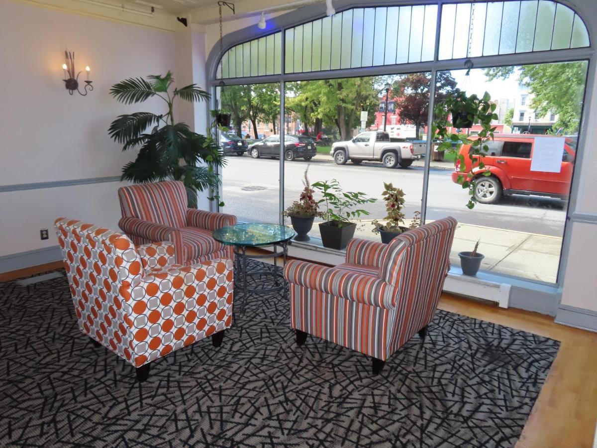 St Charles Hotel Downtown Hudson Ngoại thất bức ảnh