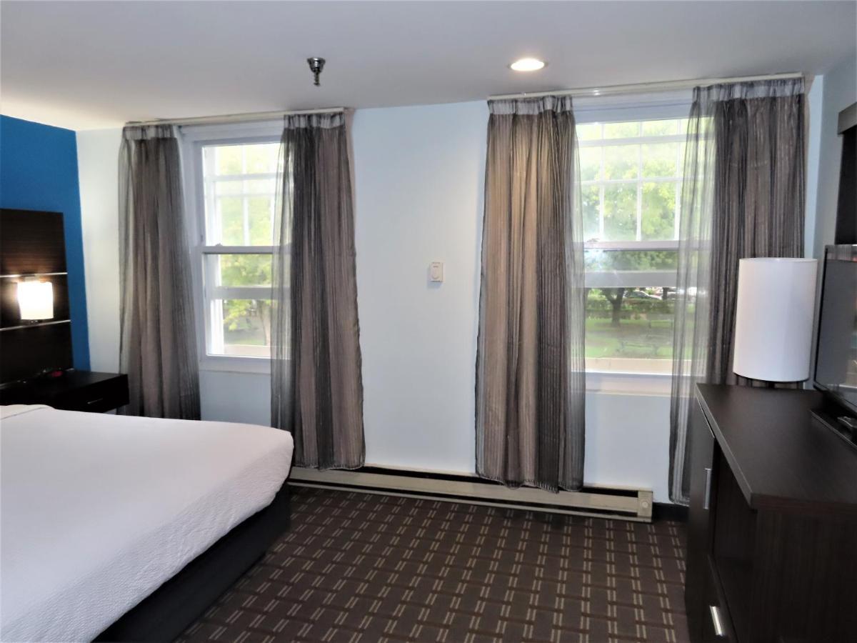 St Charles Hotel Downtown Hudson Phòng bức ảnh