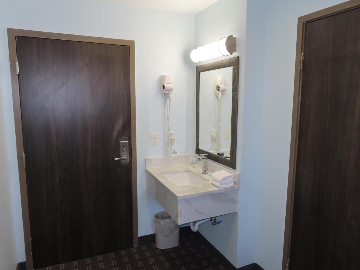 St Charles Hotel Downtown Hudson Phòng bức ảnh